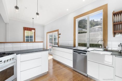 Photo of property in 6 Orangi Kaupapa Road, Northland, Wellington, 6012