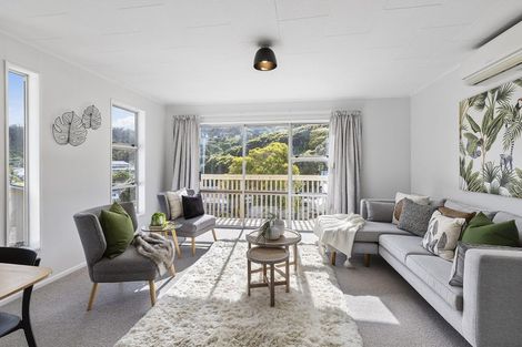 Photo of property in 25 Yarrow Place, Papakowhai, Porirua, 5024