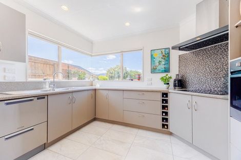 Photo of property in 8 Leanne Way, Waikanae Beach, Waikanae, 5036