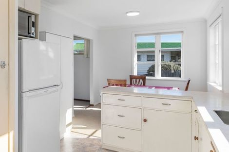 Photo of property in 27 Bledisloe Street, Levin, 5510