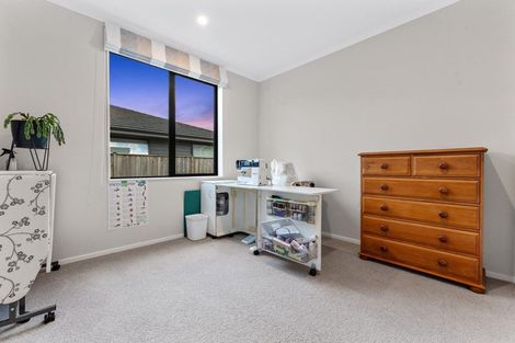 Photo of property in 7 Onekura Street, Red Beach, 0932