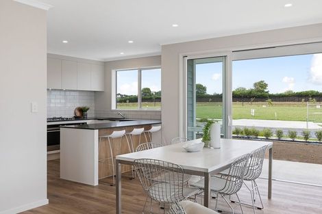 Photo of property in 35 Hayfield Way, Karaka, Papakura, 2113