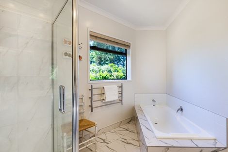 Photo of property in 22 Maple Grove, Acacia Bay, Taupo, 3385