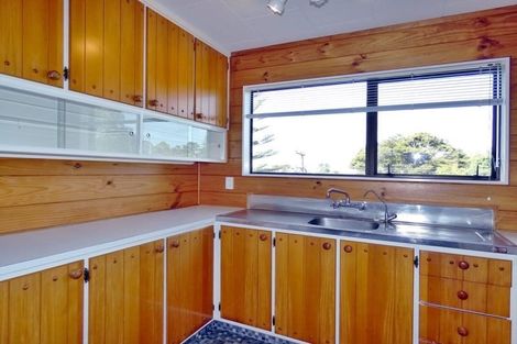 Photo of property in 57 Cliff View Drive, Green Bay, Auckland, 0604
