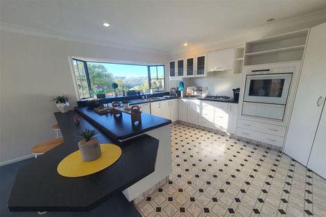 Photo of property in 17 Claverton Grove, Churton Park, Wellington, 6037