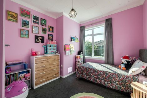 Photo of property in 5 Perrin Place, Kelvin Grove, Palmerston North, 4414