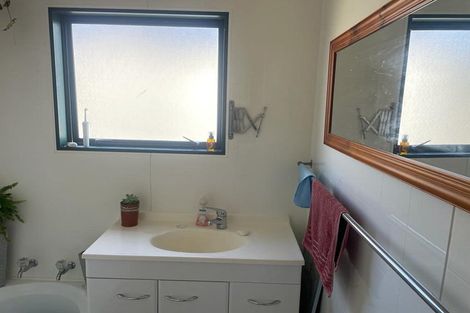 Photo of property in 12 Britton Avenue, Mount Roskill, Auckland, 1041