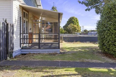 Photo of property in 14 Waihi Road, Hawera, 4610