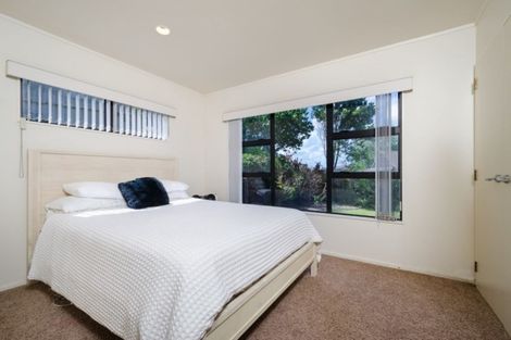 Photo of property in 23 Connemara Court, West Harbour, Auckland, 0618