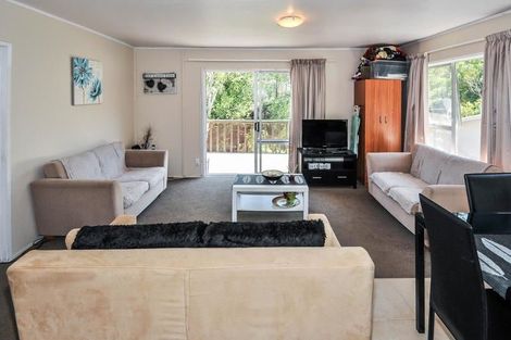Photo of property in 1040 East Coast Road, Fairview Heights, Auckland, 0630