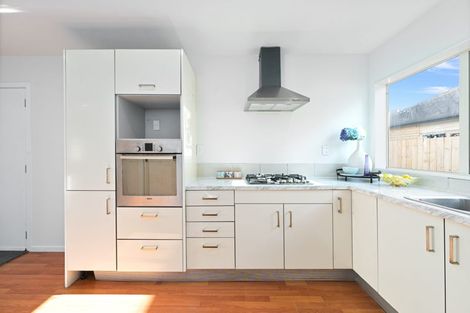 Photo of property in 7 Merlot Way, Te Atatu South, Auckland, 0610