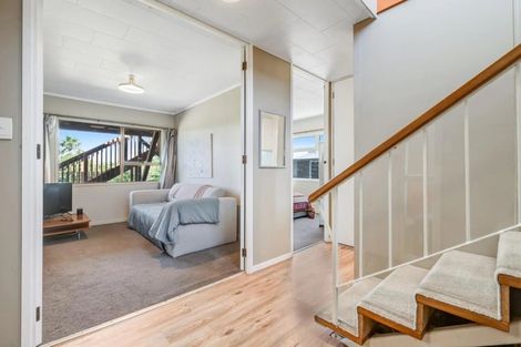 Photo of property in 29 Melandra Road, Stanmore Bay, Whangaparaoa, 0932