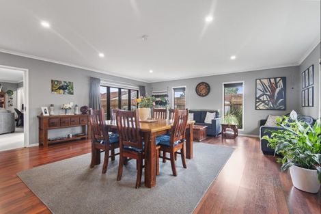 Photo of property in 9 Walnut Grove, Kelvin Grove, Palmerston North, 4414