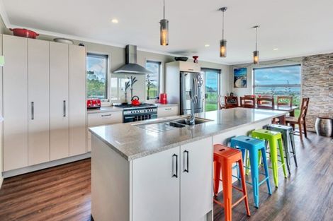 Photo of property in 64 Kaipara Coast Highway, Helensville, Kaukapakapa, 0871