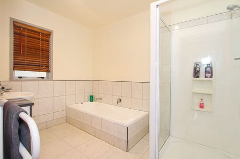 Photo of property in 6 Lamia Place, The Gardens, Auckland, 2105