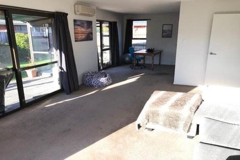 Photo of property in 6 Topaz Place, Bishopdale, Christchurch, 8053