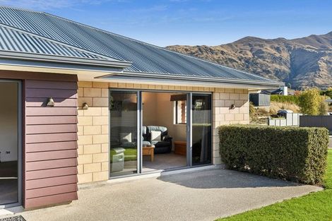 Photo of property in 1 Coromandel Street, Wanaka, 9305