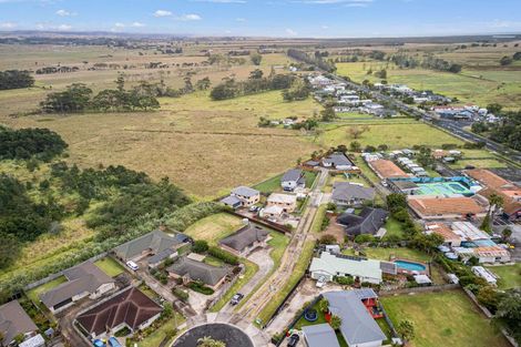 Photo of property in 19 Aitkenhead Court, Parakai, 0830