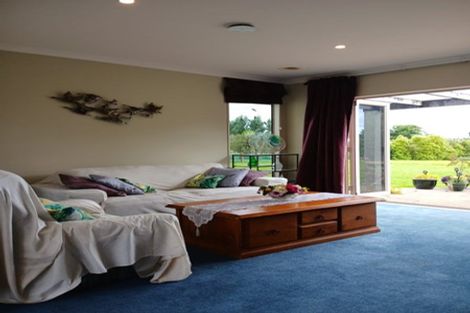Photo of property in 92 Tutaki Road, Kelvin Grove, Palmerston North, 4470