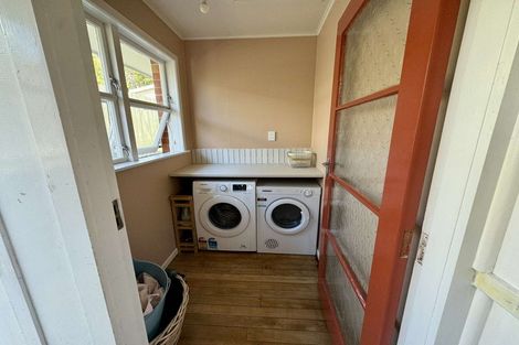 Photo of property in 10 Tirowhanga Road, Paremata, Porirua, 5024