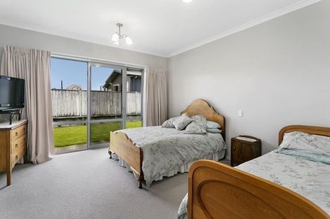 Photo of property in 30 Pukenamu Road, Rainbow Point, Taupo, 3330