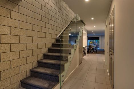 Photo of property in 142 Holly Road, St Albans, Christchurch, 8014