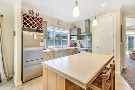 Photo of property in 28 Delta Mews Place, Clive, 4102