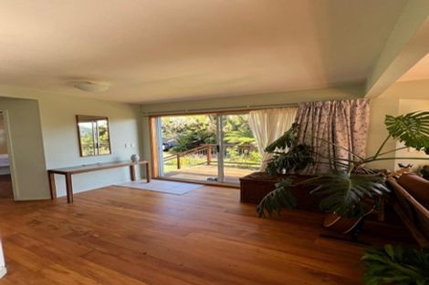 Photo of property in 95 Cornwallis Road, Cornwallis, Auckland, 0604