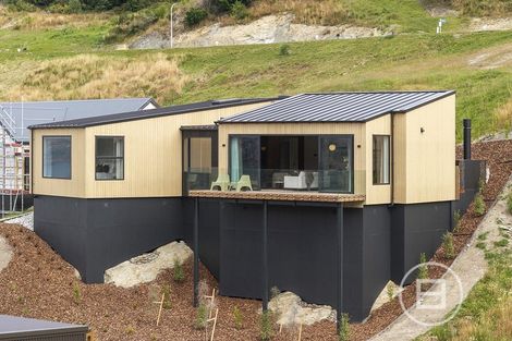 Photo of property in 86 Middleton Road, Queenstown Hill, Queenstown, 9300