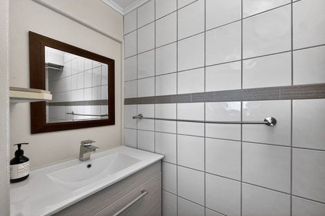 Photo of property in 102 Newcastle Street, Mahia, 4198
