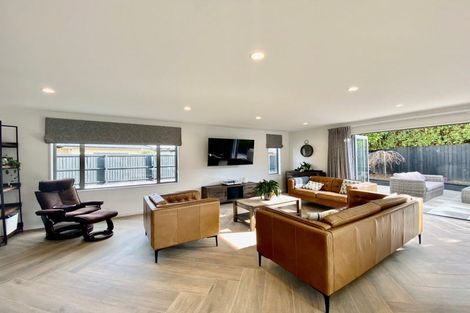 Photo of property in 5 Stoneleigh Green, Parklands, Christchurch, 8083