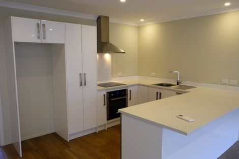 Photo of property in 19u2 Collins Avenue, Tawa, Wellington, 5028
