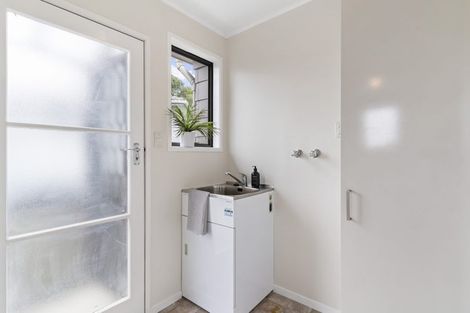 Photo of property in 67 Sunvue Road, Glen Eden, Auckland, 0602