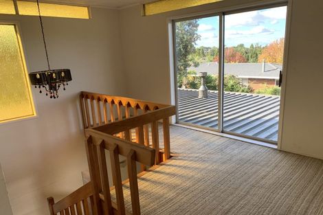 Photo of property in 60 Chelsea View Drive, Chatswood, Auckland, 0626