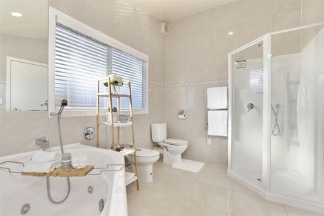 Photo of property in 66 Mcbreen Avenue, Northcote, Auckland, 0627