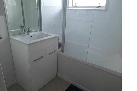 Photo of property in 7/90 Kenderdine Road, Papatoetoe, Auckland, 2025