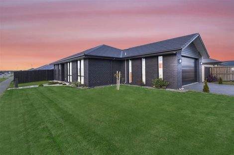 Photo of property in 11 Broadway Parade, Rolleston, 7615