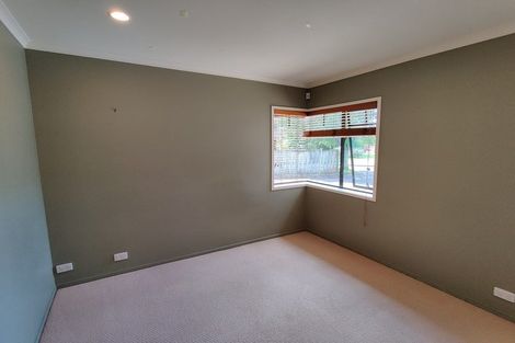 Photo of property in 12 Russett Grove, Henderson, Auckland, 0612