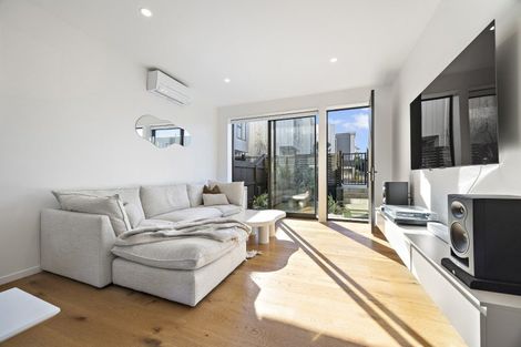 Photo of property in 12/82 East Coast Road, Milford, Auckland, 0620