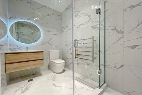 Photo of property in 19 Kuaha Road, Massey, Auckland, 0614