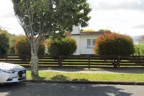 Photo of property in 17 Robertson Street, Elderslea, Upper Hutt, 5018