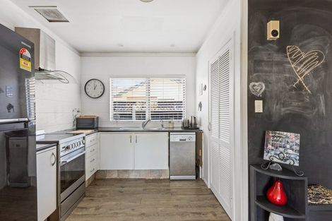 Photo of property in 1/73 Florence Avenue, Orewa, 0931