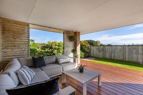 Photo of property in 86 Karamea Street, Whalers Gate, New Plymouth, 4310