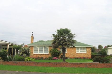 Photo of property in 4 Barrie Avenue, Papatoetoe, Auckland, 2025