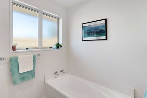 Photo of property in 49 Sawyers Arms Road, Northcote, Christchurch, 8052