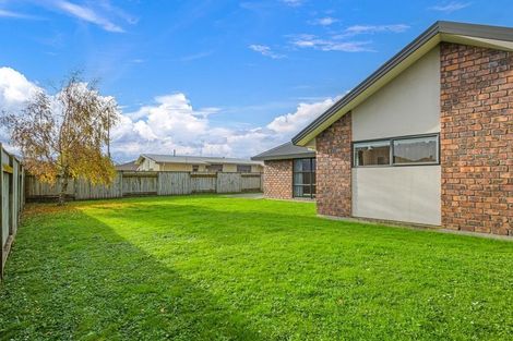 Photo of property in 8 Geneva Terrace, Kelvin Grove, Palmerston North, 4414