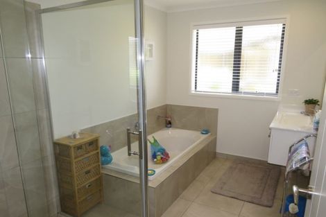 Photo of property in 46 Leeward Drive, Whitianga, 3510