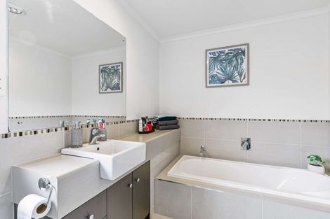 Photo of property in 175 Jeffs Road, Flat Bush, Auckland, 2016
