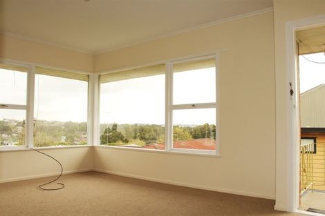Photo of property in 61 Ocean View Road, Hillcrest, Auckland, 0627