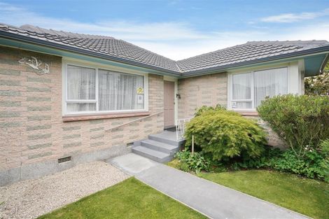 Photo of property in 14 Farquhars Road, Redwood, Christchurch, 8051